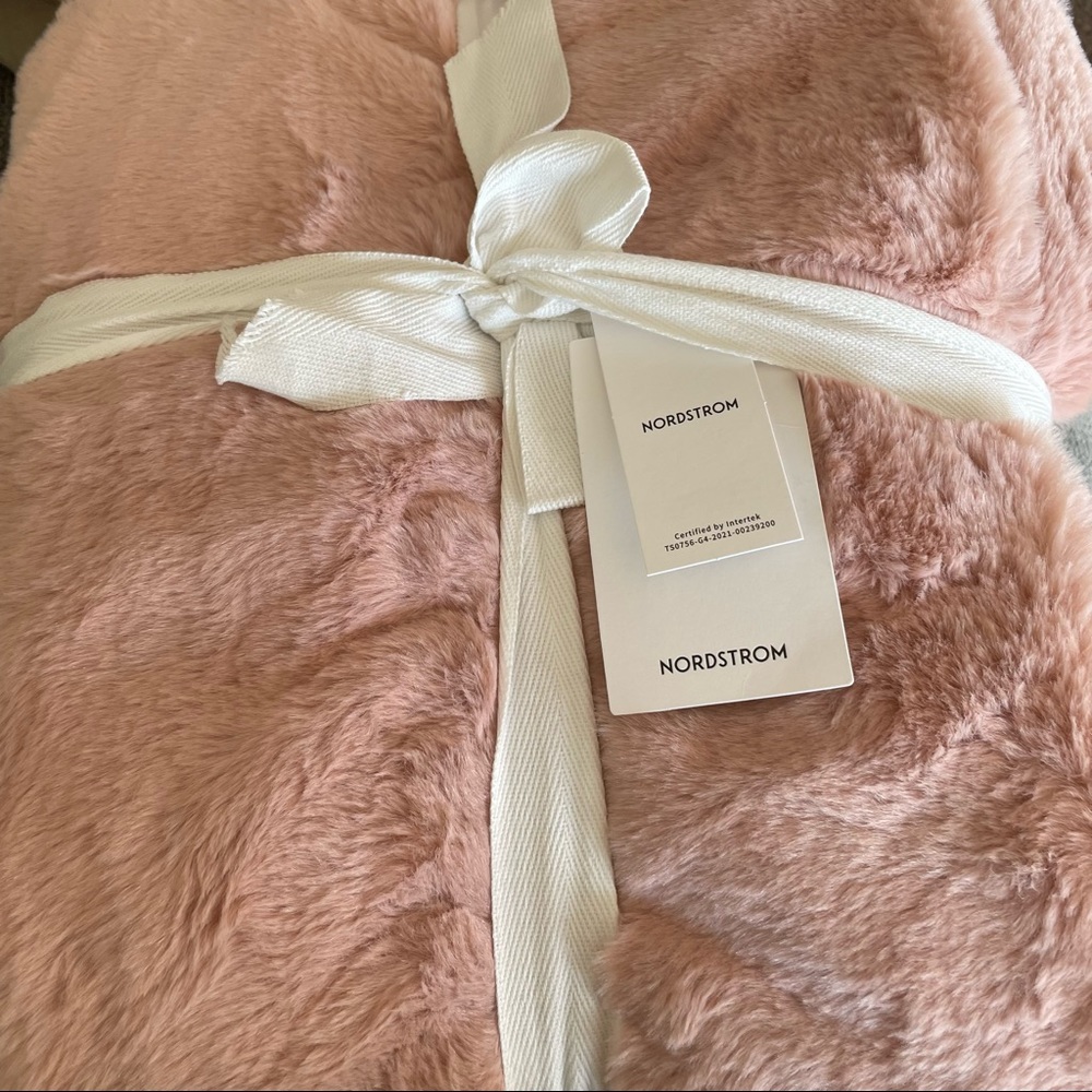 NWT Pink Faux Fur Throw Blanket by Nordstrom